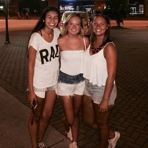 Meet your Posher, Cydney